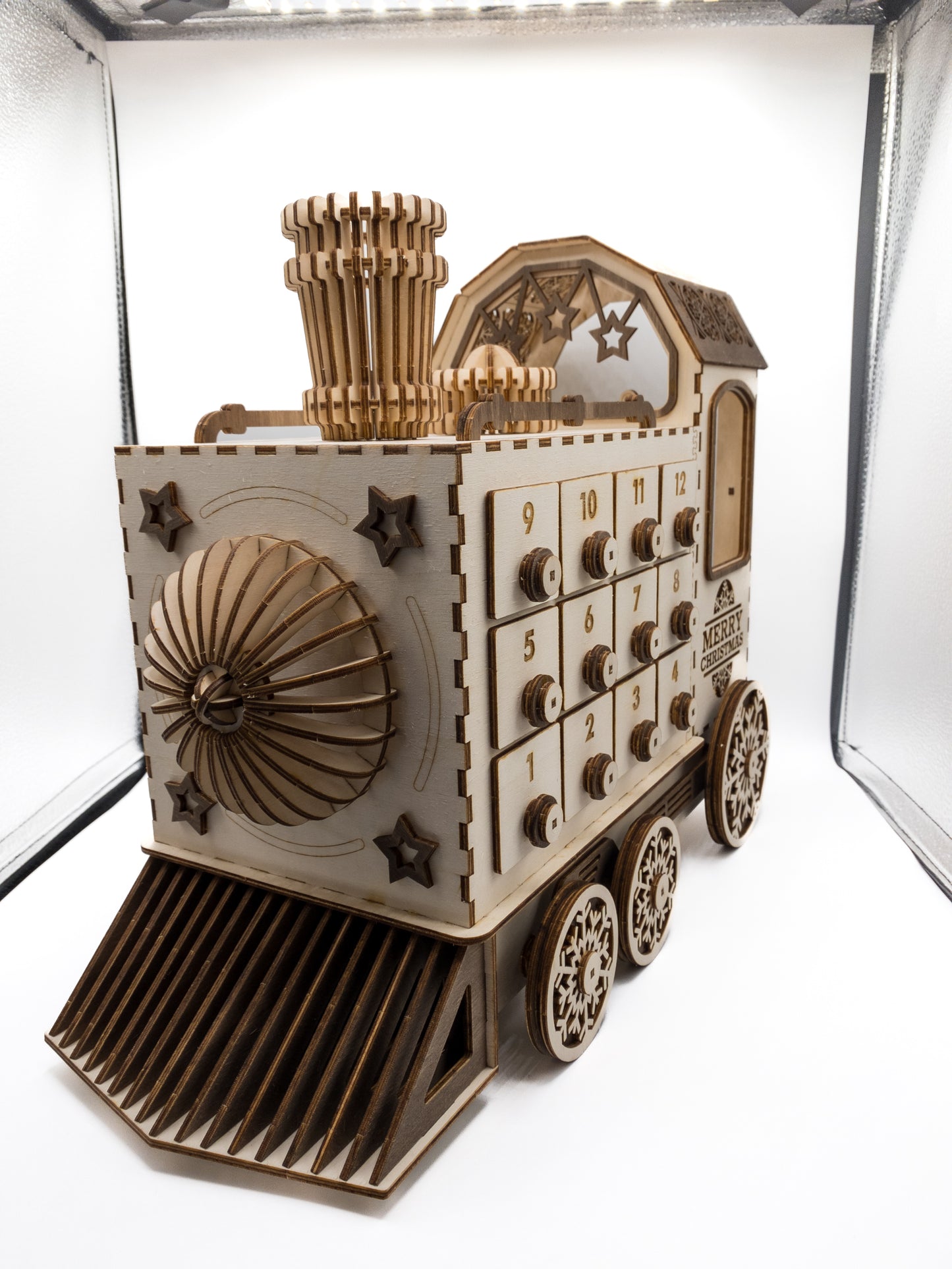 Adventskalender "Lokomotive" 40x30x30cm